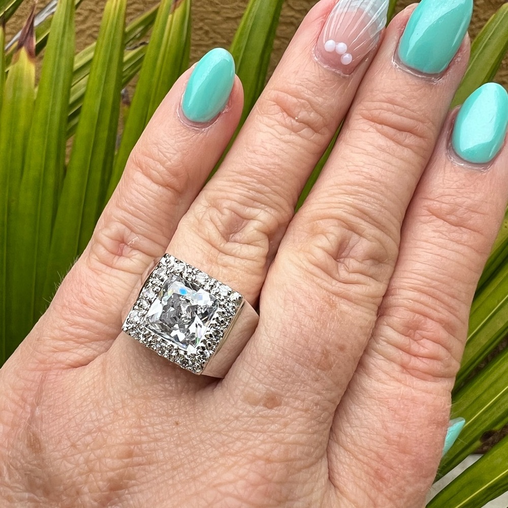 Women’s Rhinestone Princess Cut Ring - Picture 6 of 7